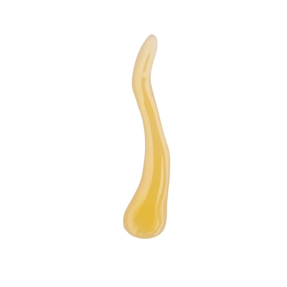 Farmacy Honey Grail dermaplane oil application demonstrated.