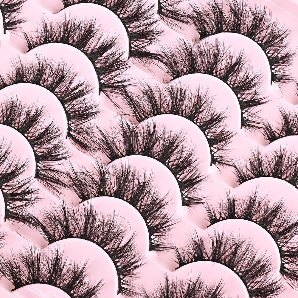 Farred Cat Eye Lashes simple spaced winged look for every occasion.