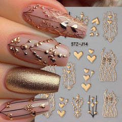 FBABFBUO tortuga destellos oro, detalle elegante en uñas.