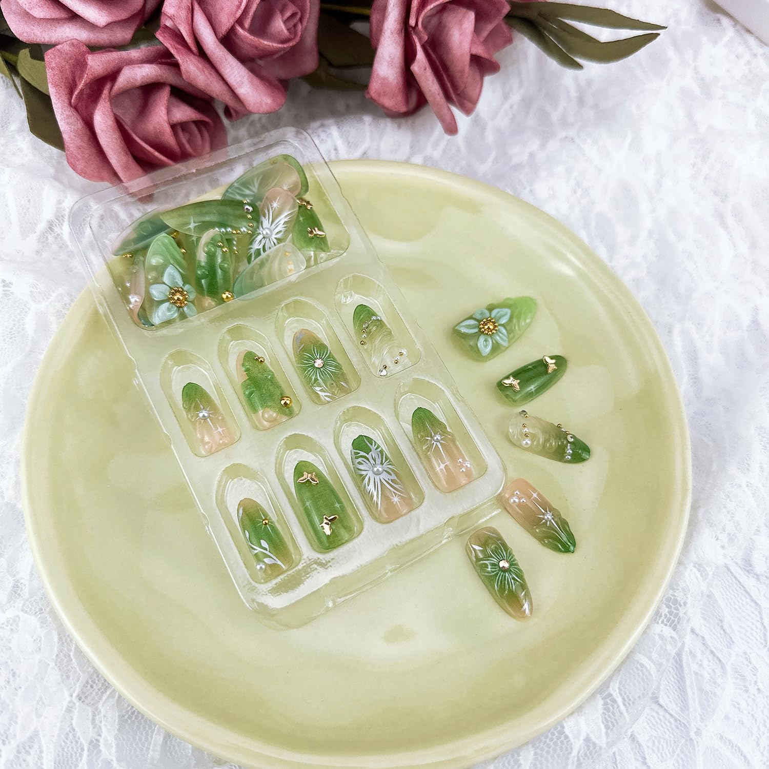 FDSQHSA 3D flower design enhances any summer manicure