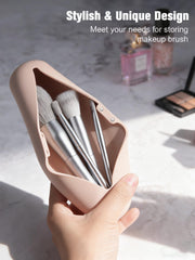 FERYES makeup brush organizer easy to clean and resistant to wear during travel.
