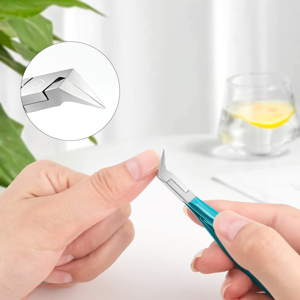 FERYES peacock green finish toenail clipper adds style to your grooming toolkit.