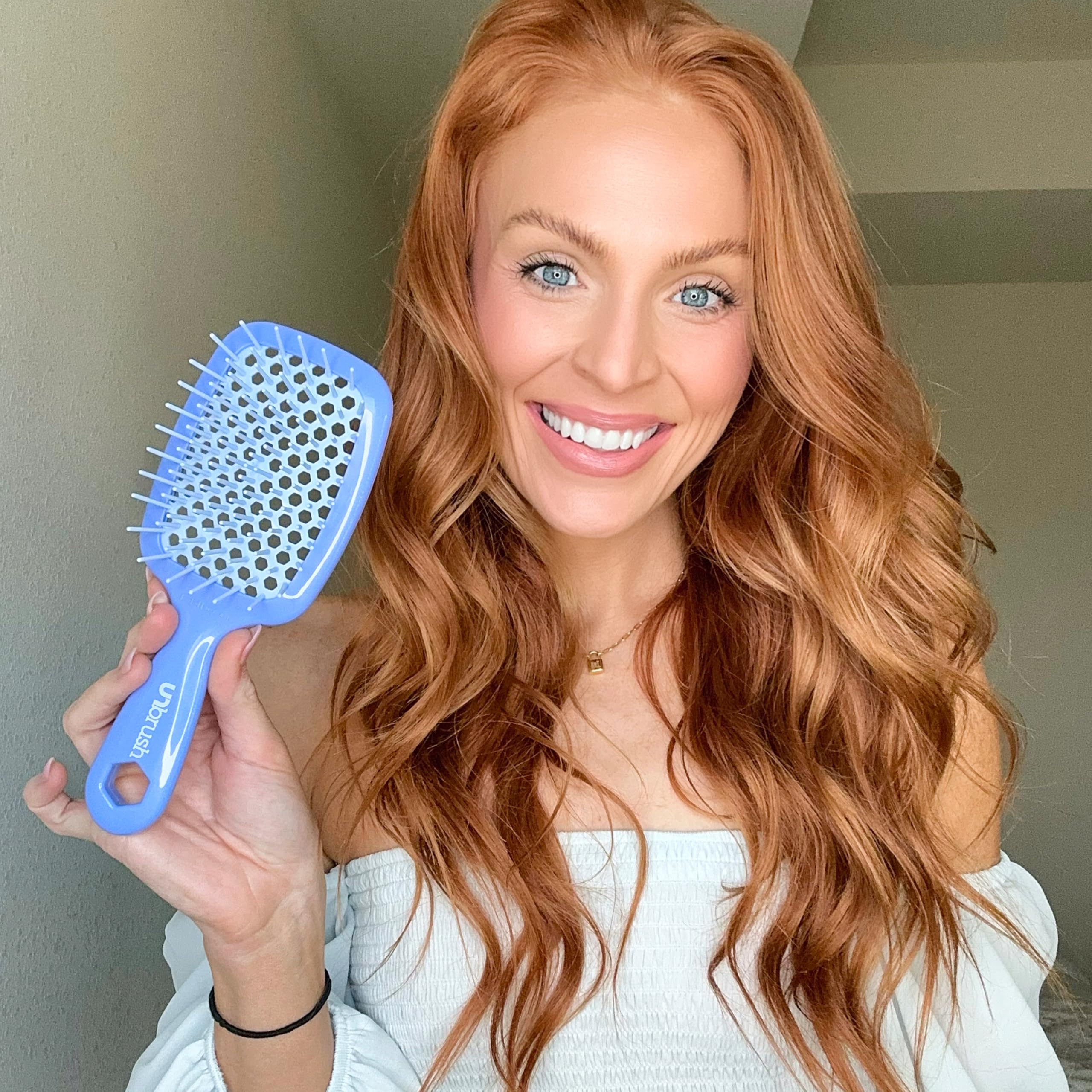 FHI Heat UNbrush 47 mini bristles smooth the hair surface
