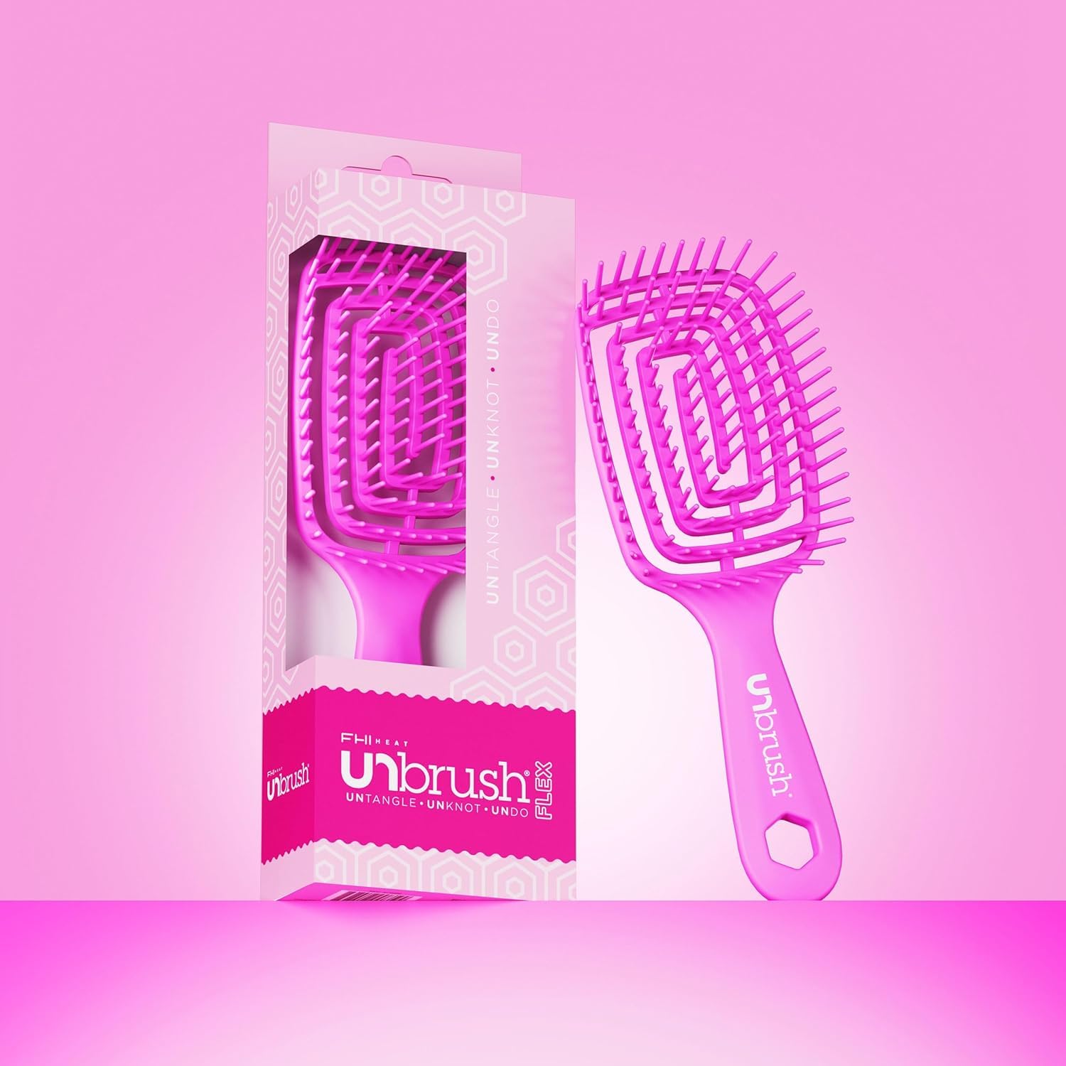 FHI Heat UNbrush Flex lightweight handle for comfortable daily use.