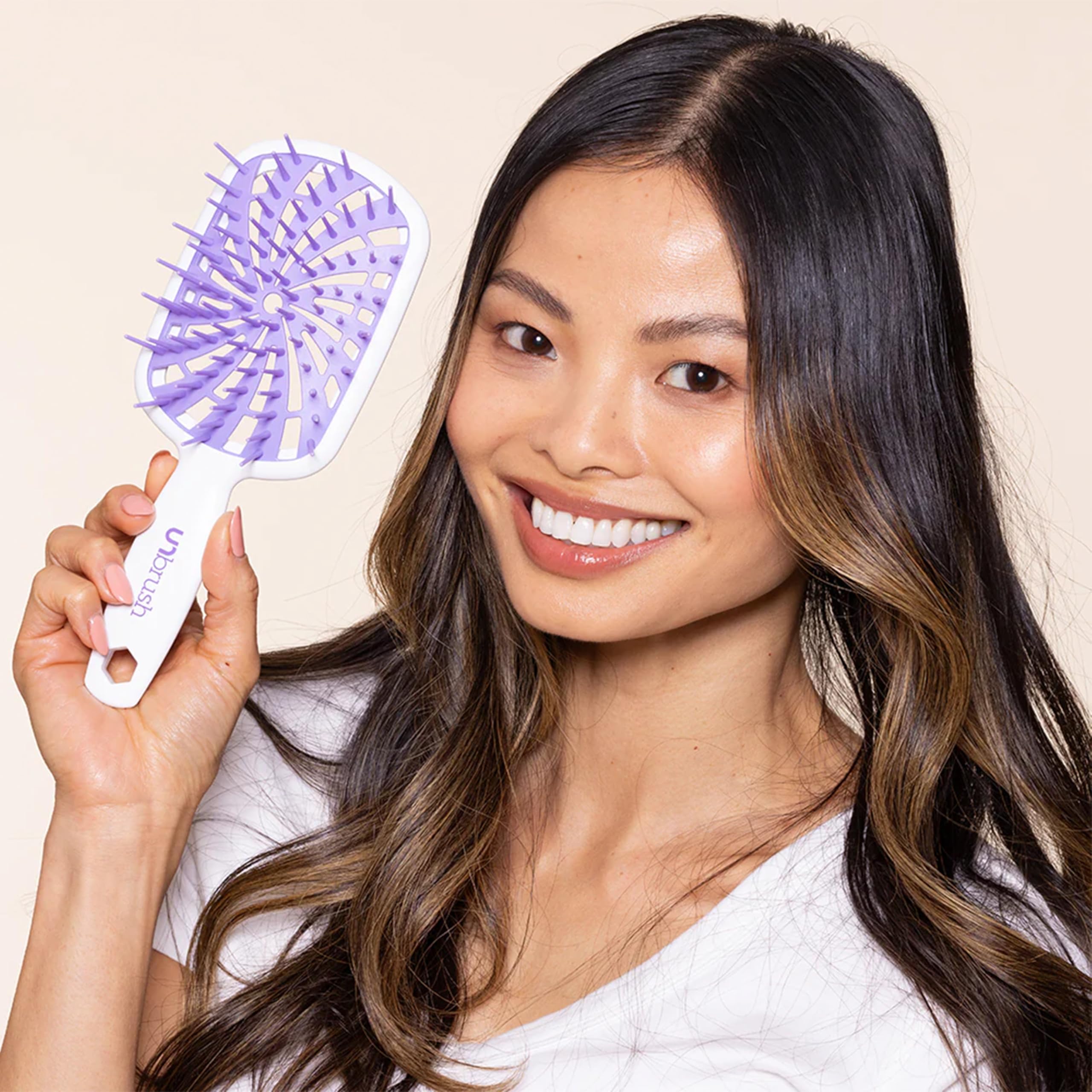 FHI Heat UNbrush Plus ergonomic grip for daily use.