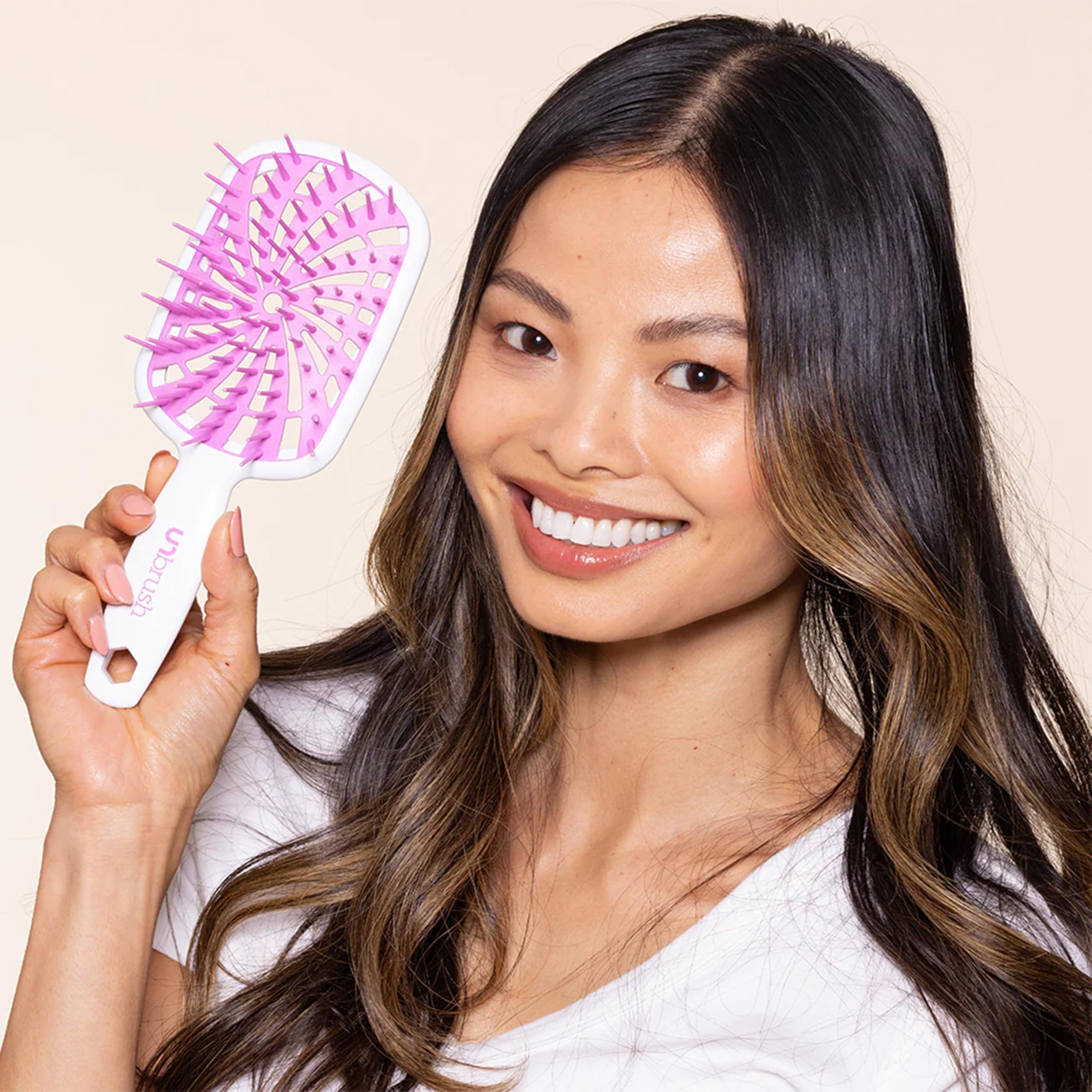 FHI Heat UNbrush Plus works across hair textures from straight to curly.