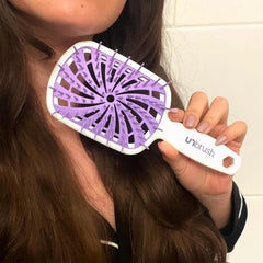 FHI Heat UNbrush Plus ultra-light handle provides comfortable grip.