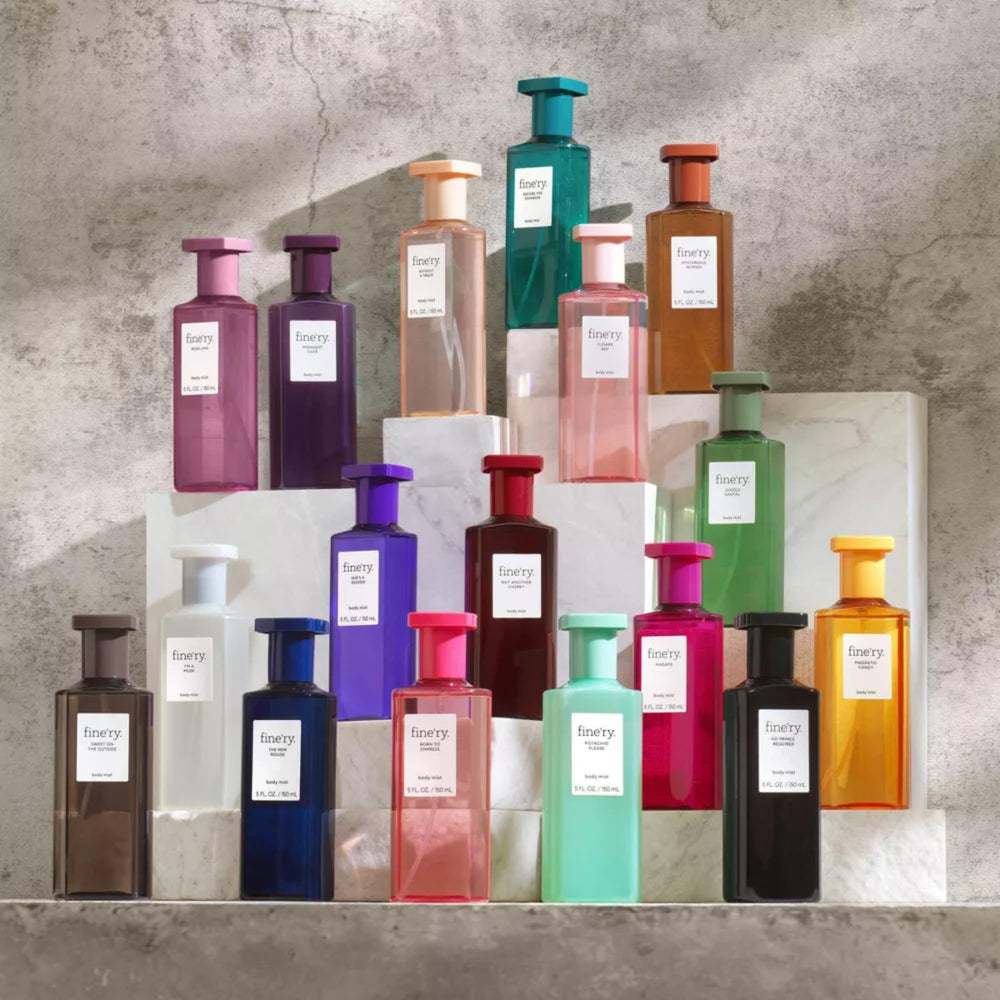 Fine'ry Amber Saffron luxury detail, sandalwood hint for elegant evenings.