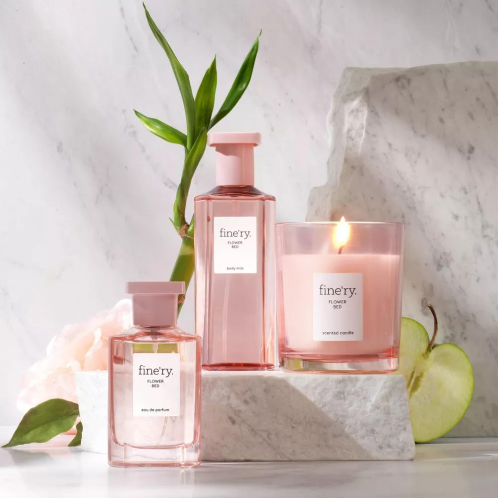 Close-up of Fine'ry Flower Bed Peony Apple mist highlighting floral notes