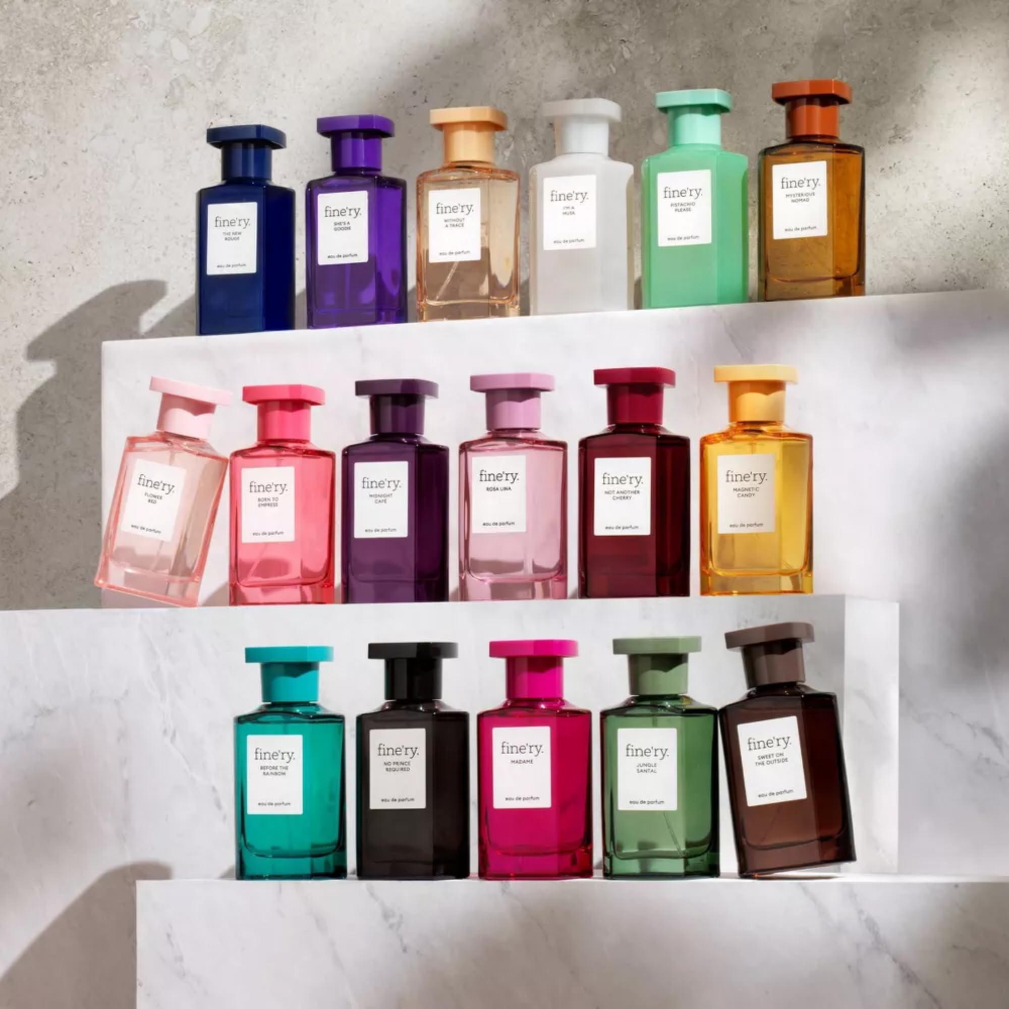 Fine'ry Vanilla Gourmand wood-tone-visual capturing warm scent tones