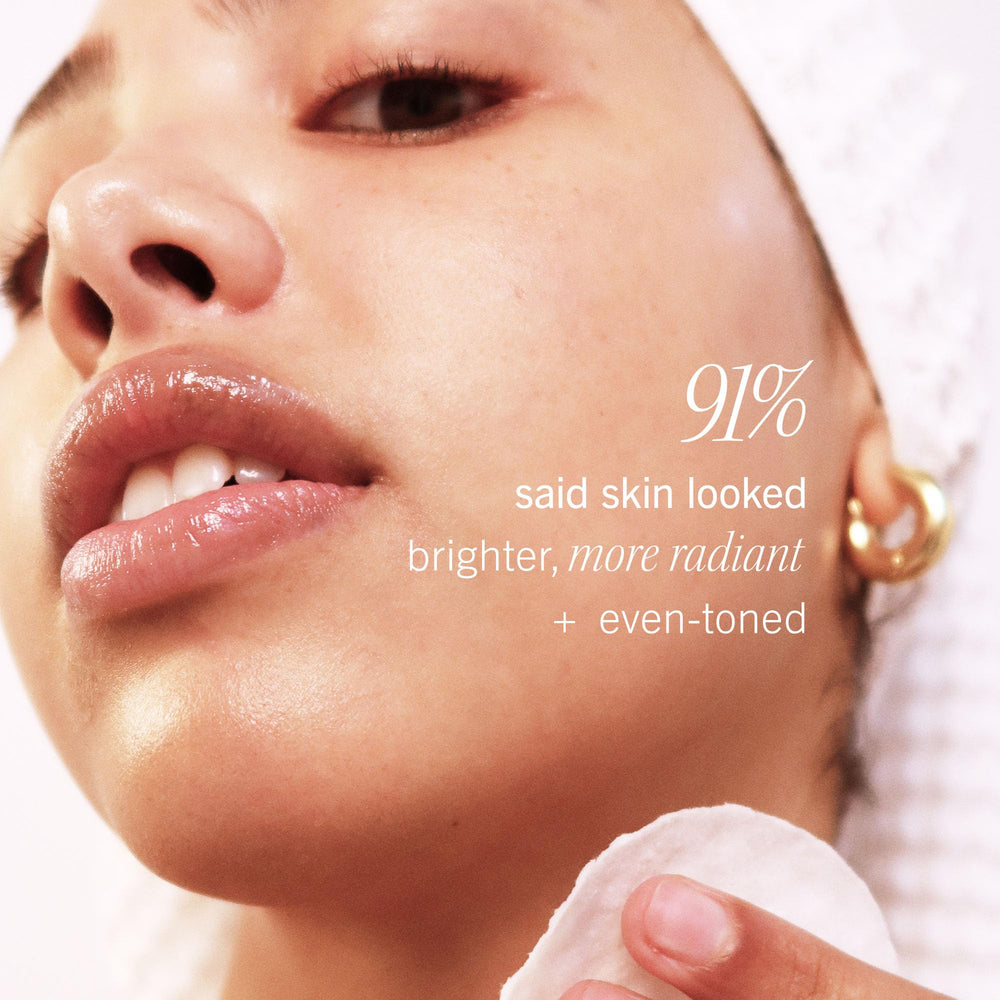 First Aid Beauty Facial Radiance Pads glycolic and lactic acids highlight pore refinement