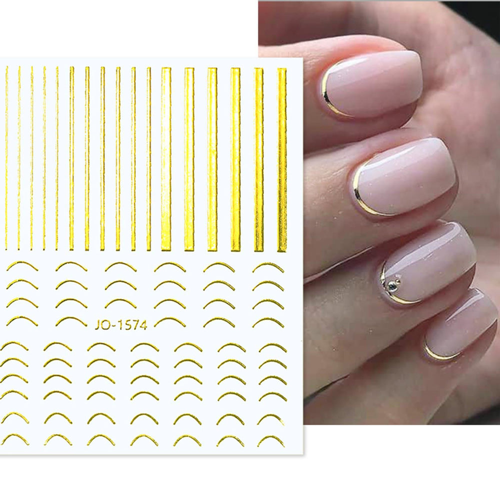 FJSMTOPl: brillo dorado en uñas para destacar cada detalle.