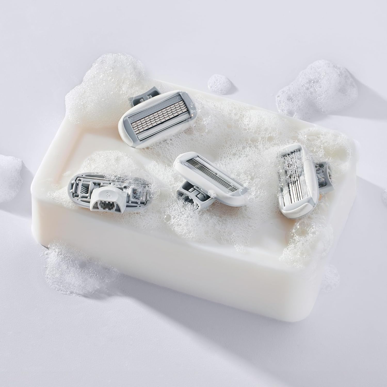 Flamingo flexible hinge hugs curves for hard-to-reach areas.