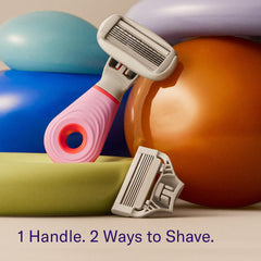 Flamingo vented travel case keeps razor dry and protected