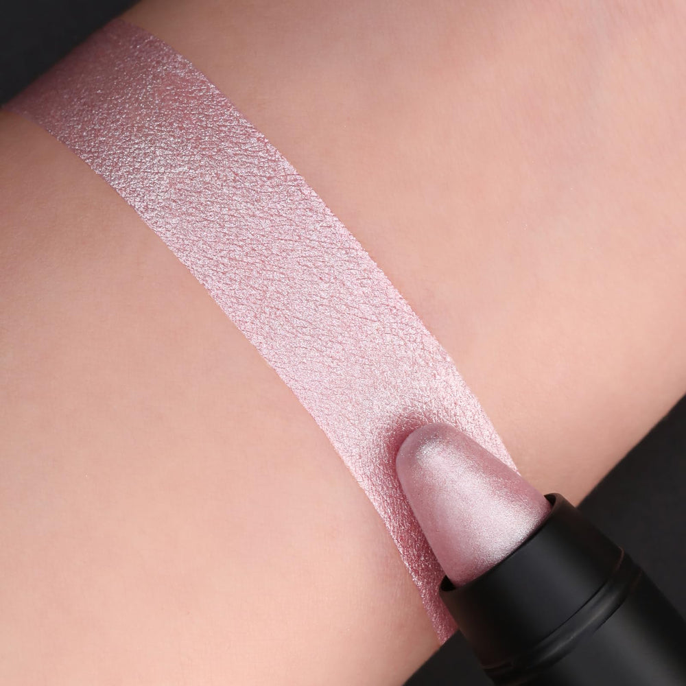 FOCALLURE Barra de labios Ultra Chic diseño ligero, ideal para llevar todo el día.