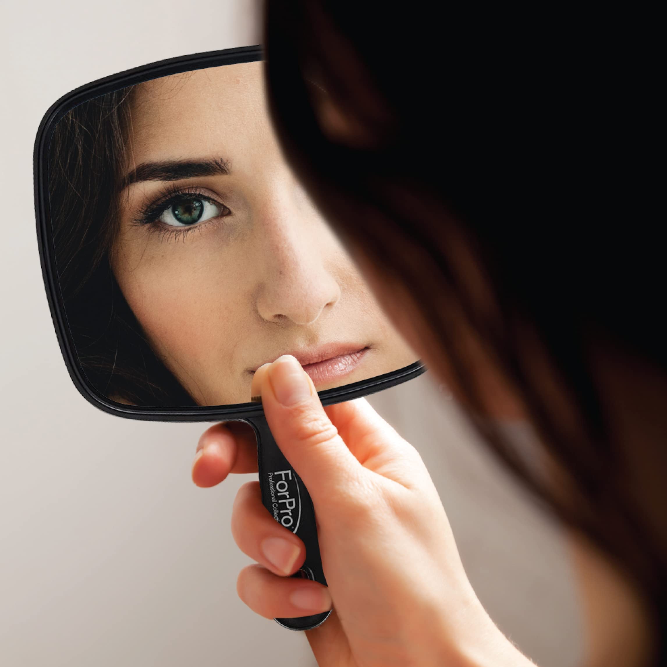 ForPro hang-hole enables easy storage after use.