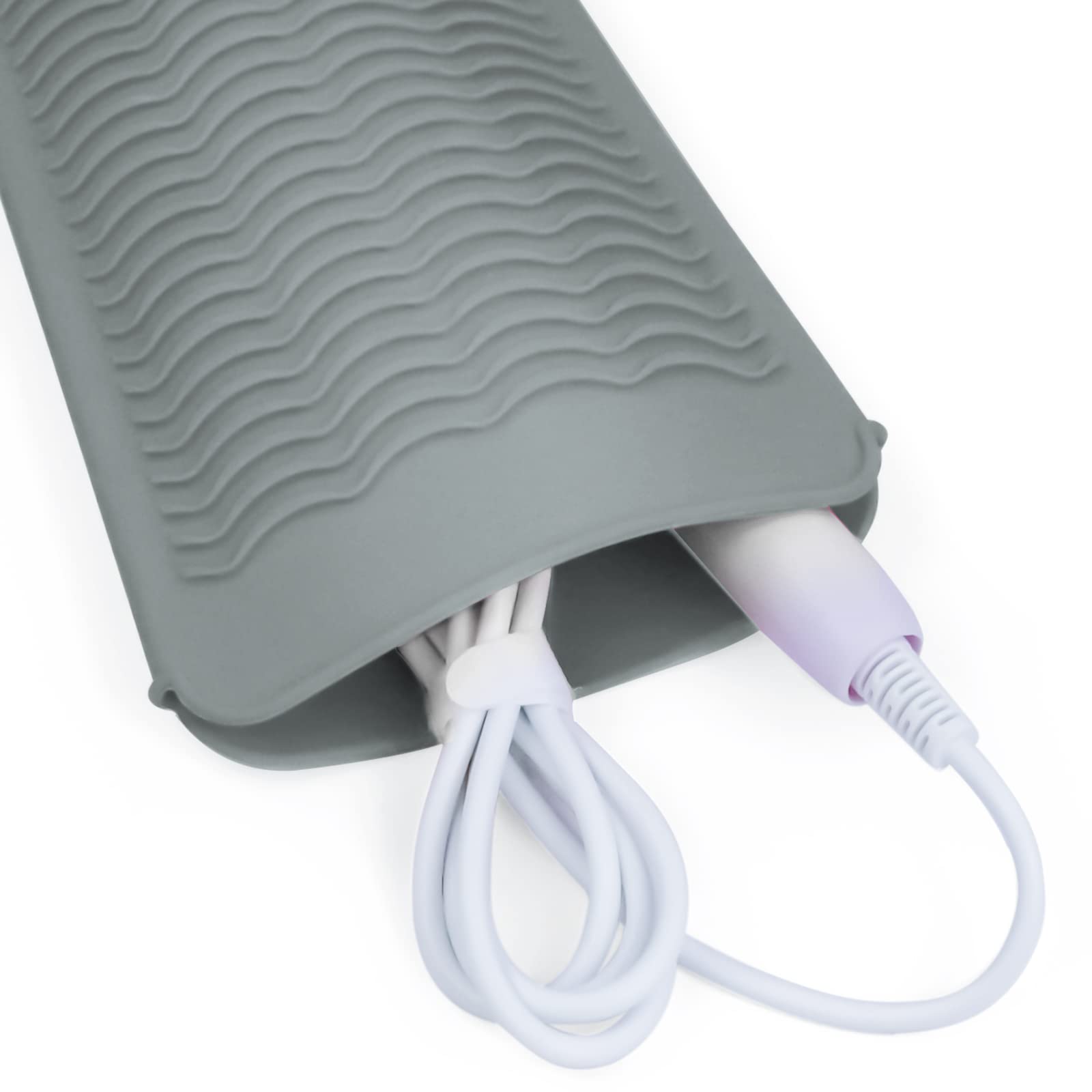 Fouews compact travel-ready mat and pouch for on-the-go styling