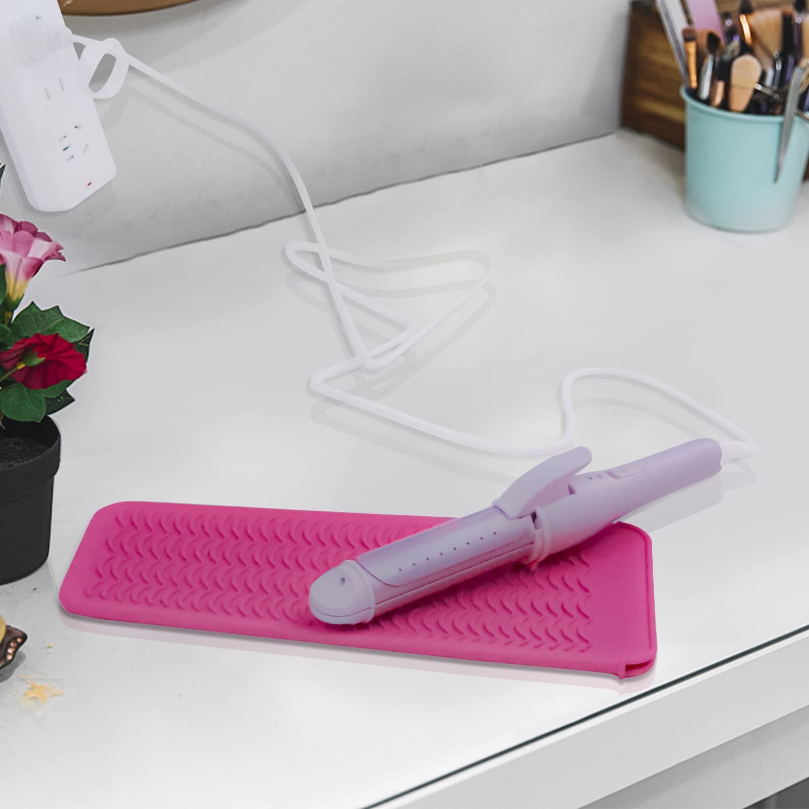 Fouews portable hot-tool storage for safe transport in pink