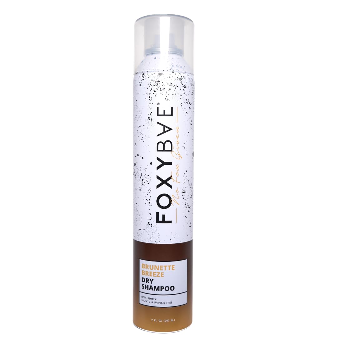 FoxyBae Brunette Breeze: botella de champú seco para cabello oscuro sin residuo.
