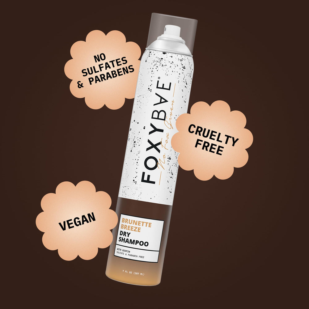 Cabello oscuro sin residuos tras usar FoxyBae Brunette Breeze.