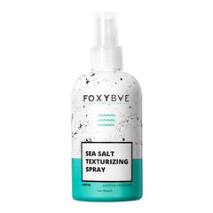 FoxyBae spray de sal marina — botella visible para textura natural