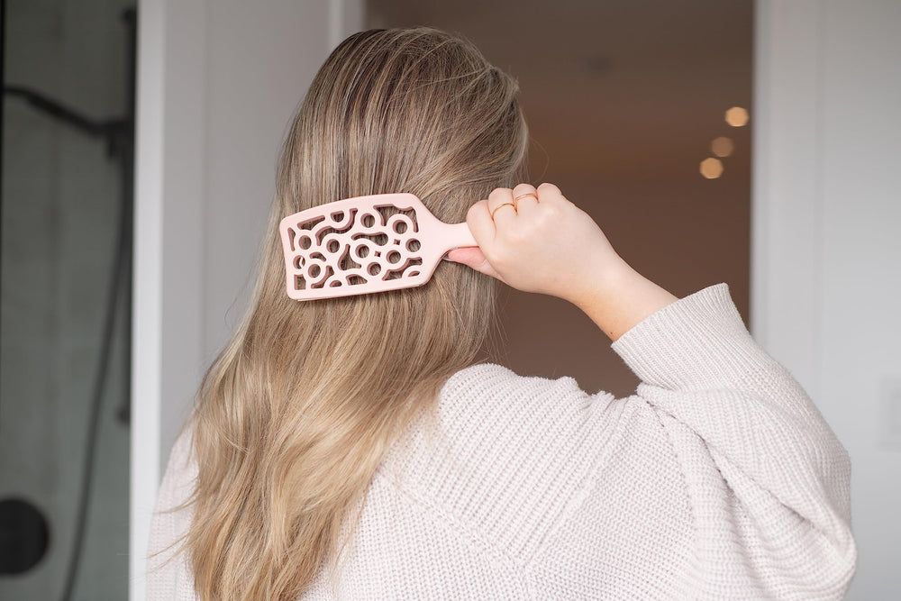 FRAMAR Professional brush for everyday styling across all hair types.