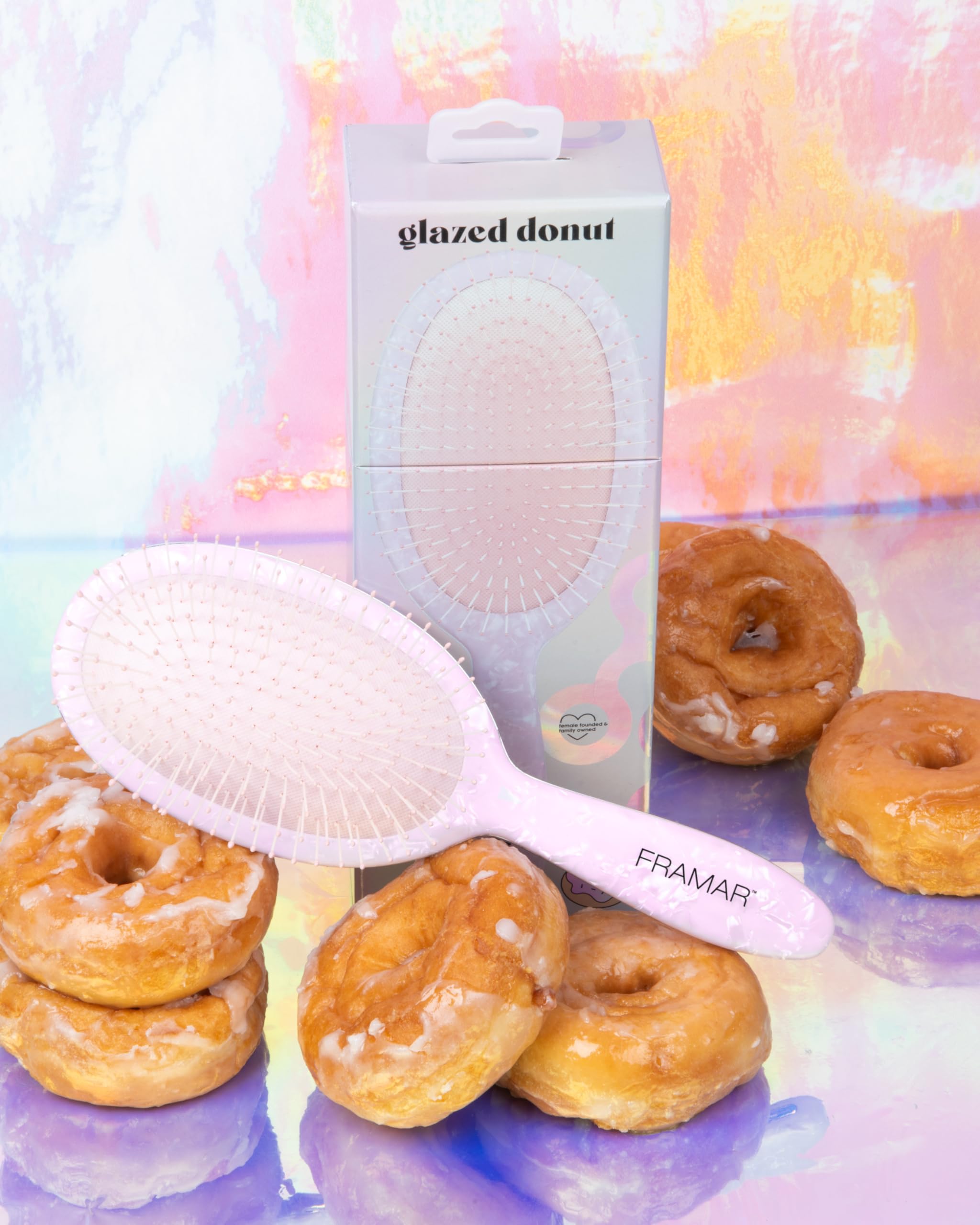 FRAMAR wet brush with flexible bristles reducing snagging during detangling