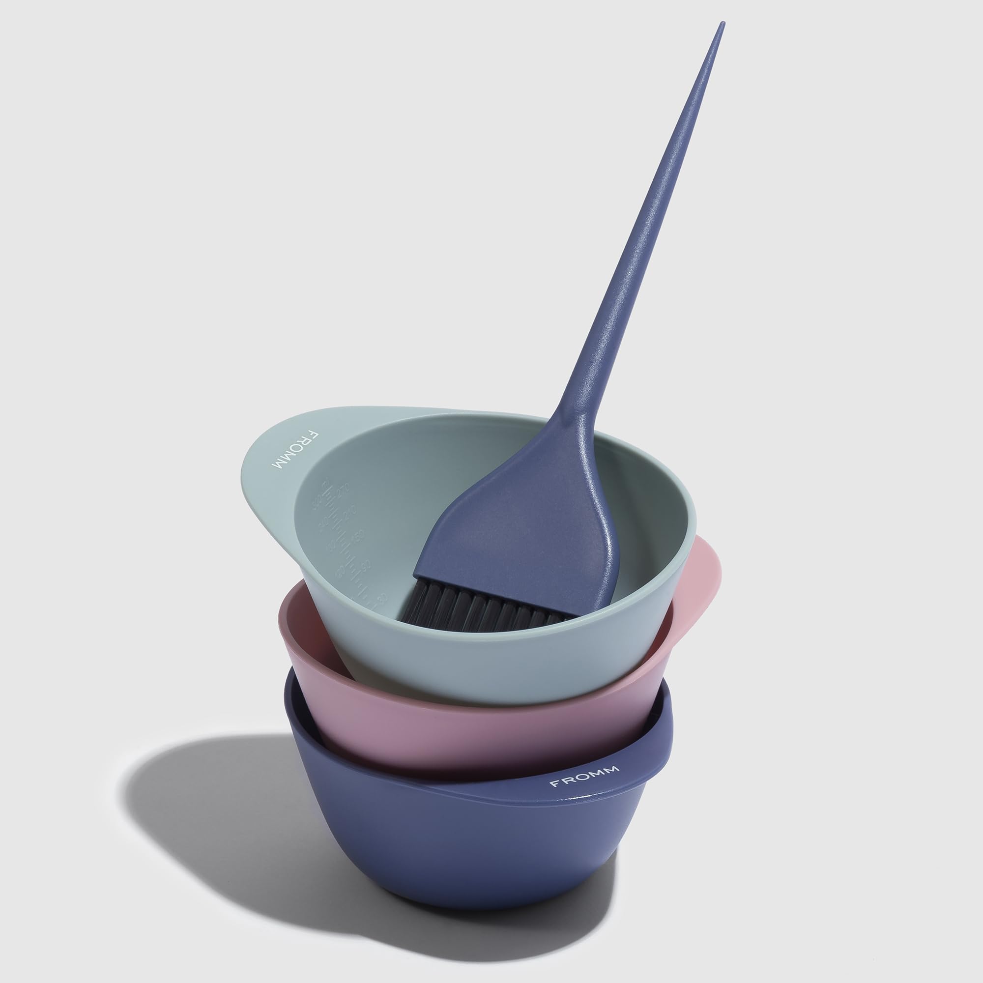 Fromm Color Studio wide brush supports all techniques and hair lengths.