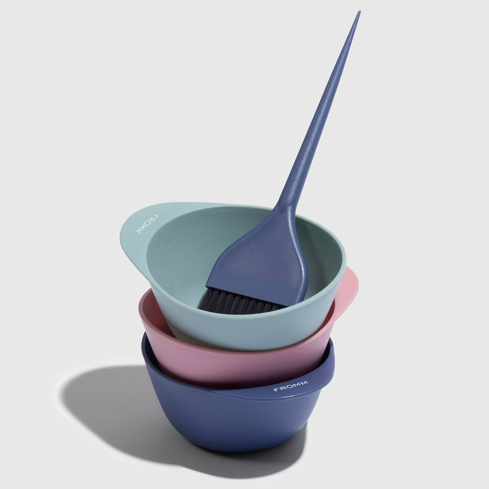 Fromm Color Studio wide brush supports all techniques and hair lengths.