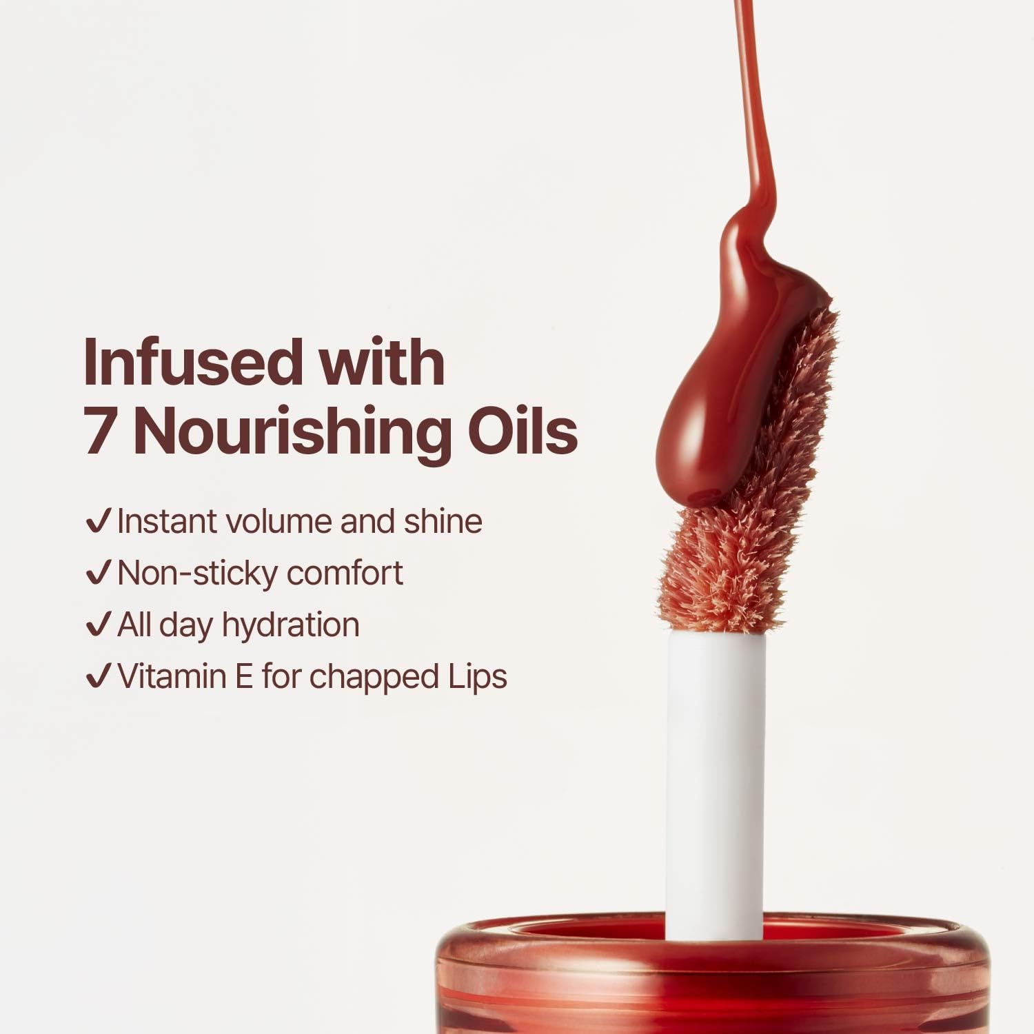 Fwee 3D Voluming Gloss hydrates lips while providing lasting gloss throughout wear.