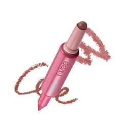 Lápiz delineador doble de Fwee para labios con fijación duradera.