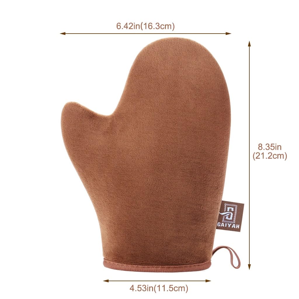 GAIYAH self tanning mitt waterproof layer keeps palms clean during application.