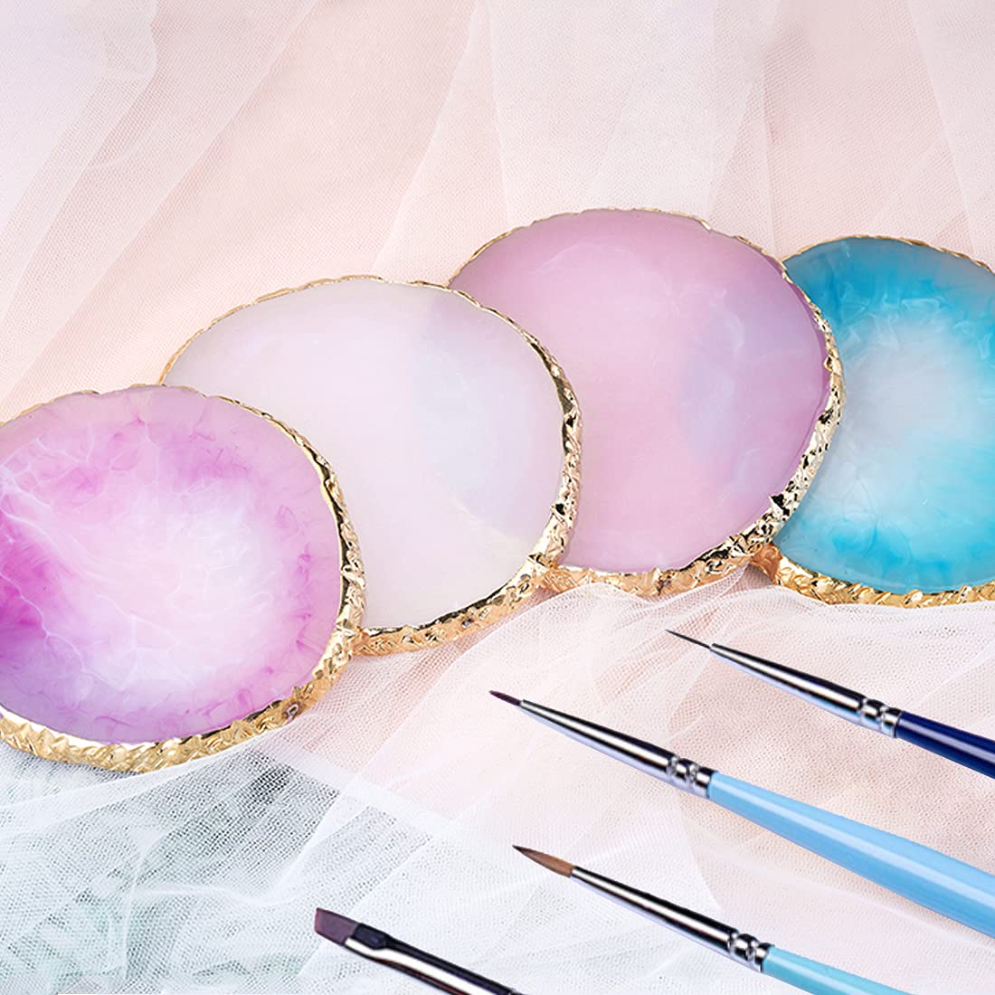 GAOSENLONK resin nail art palette ideal for mixing nail polish and gels.