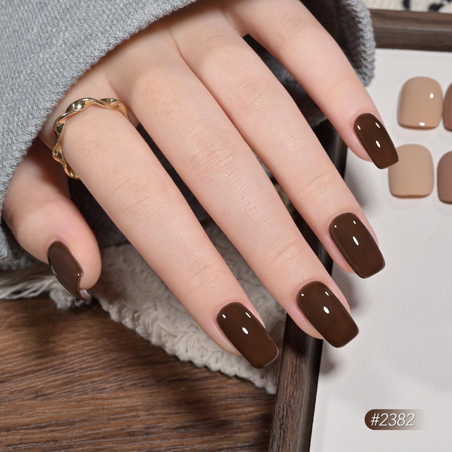 GAOY gel nude suave para una manicura discreta y duradera.