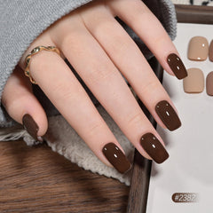 GAOY gel nude suave para una manicura discreta y duradera.