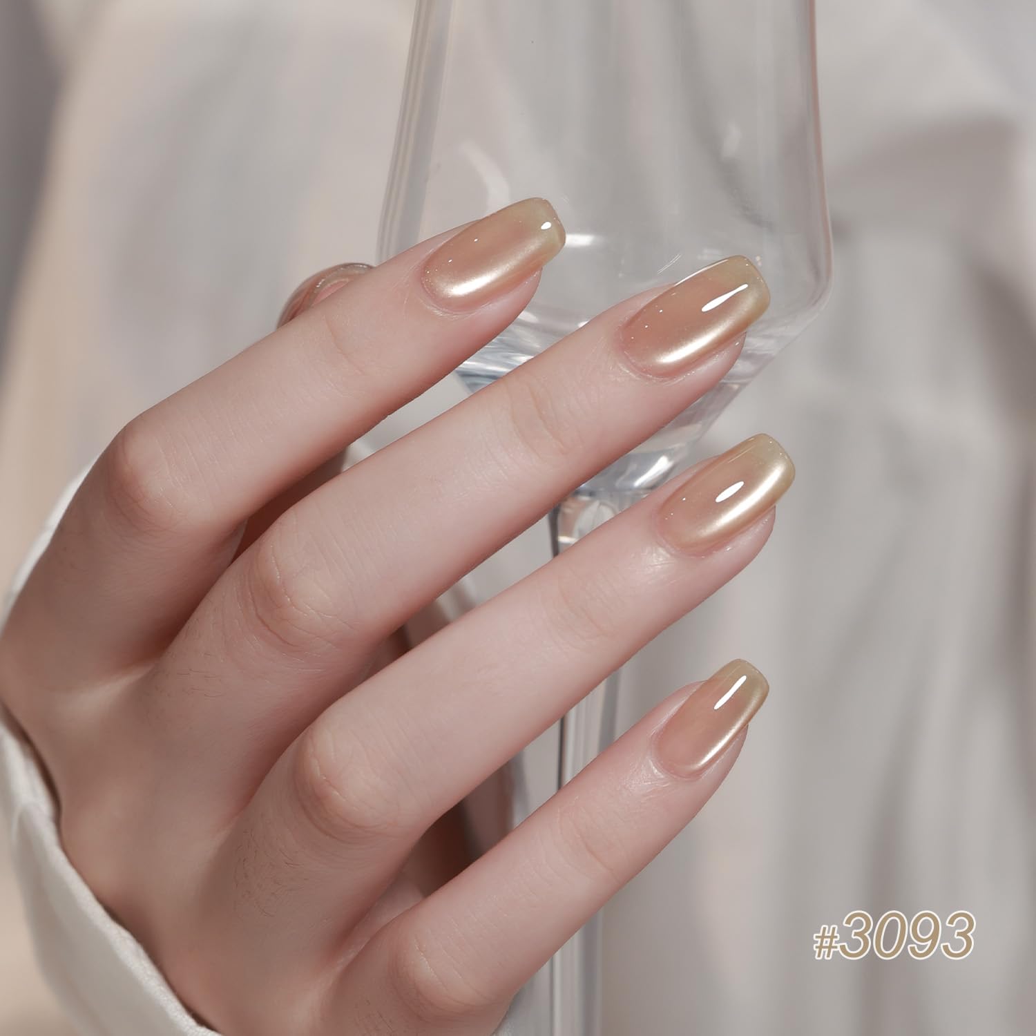 GAOY Icy Glass Cat Eye satinado holográfico, uñas sofisticadas.