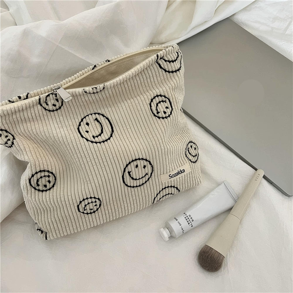 Closeup of the smooth zipper and soft corduroy fabric keeps items secure during daily use.