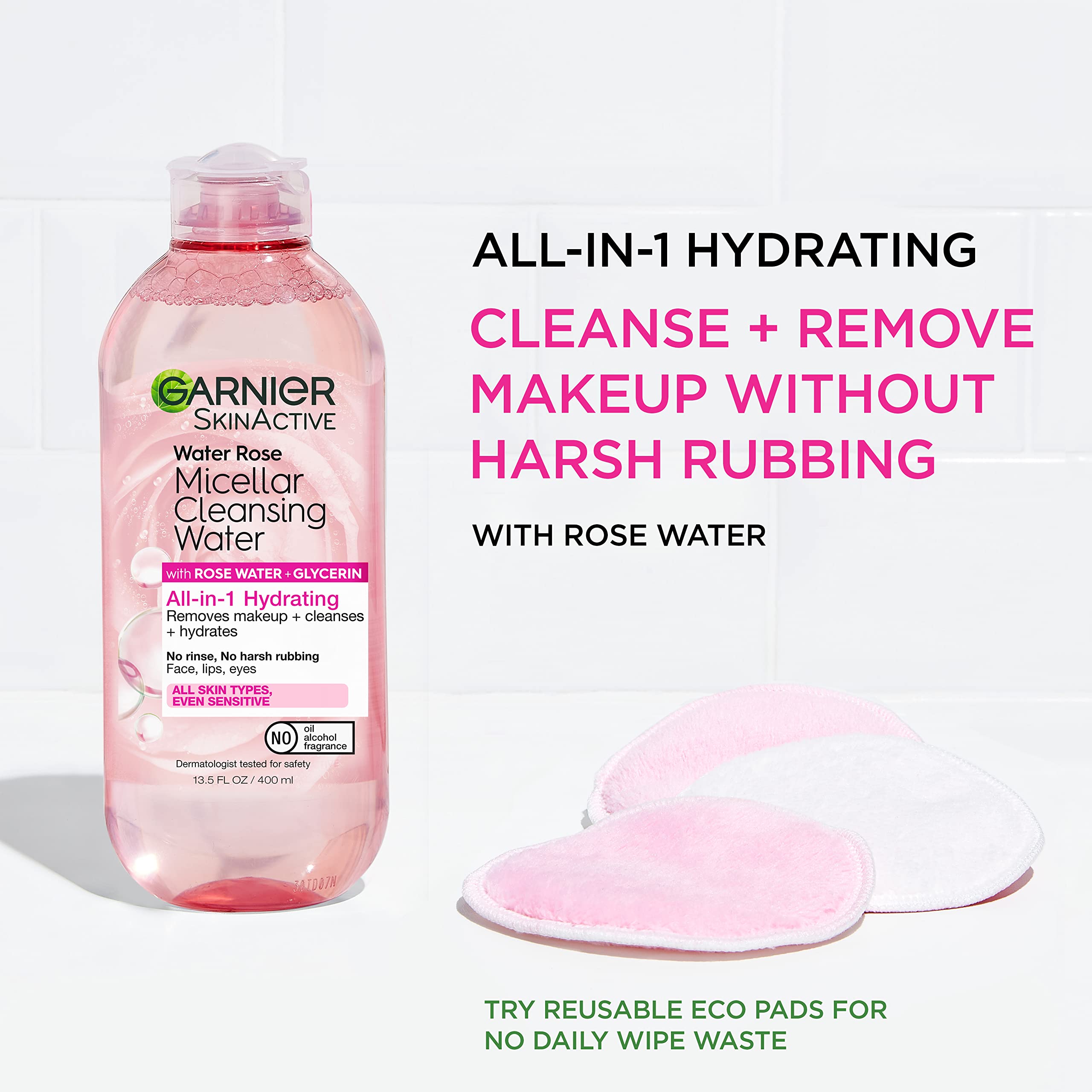 Garnier Agua Micelar Rosa aplicada en el rostro para desmaquillar suavemente.