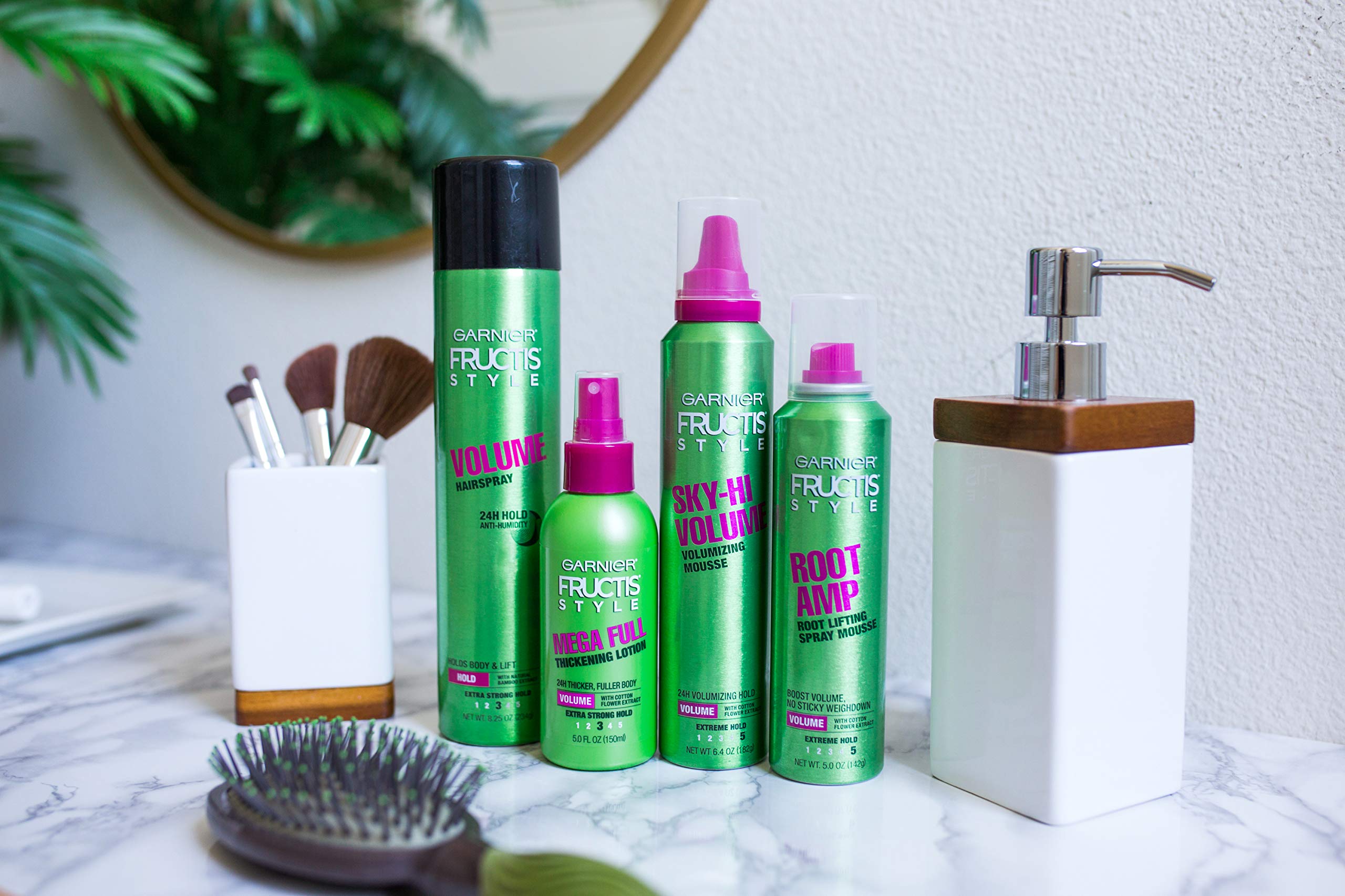 Garnier Fructis Style Volume Antihumedad: volumen visible en peinados con movimiento.
