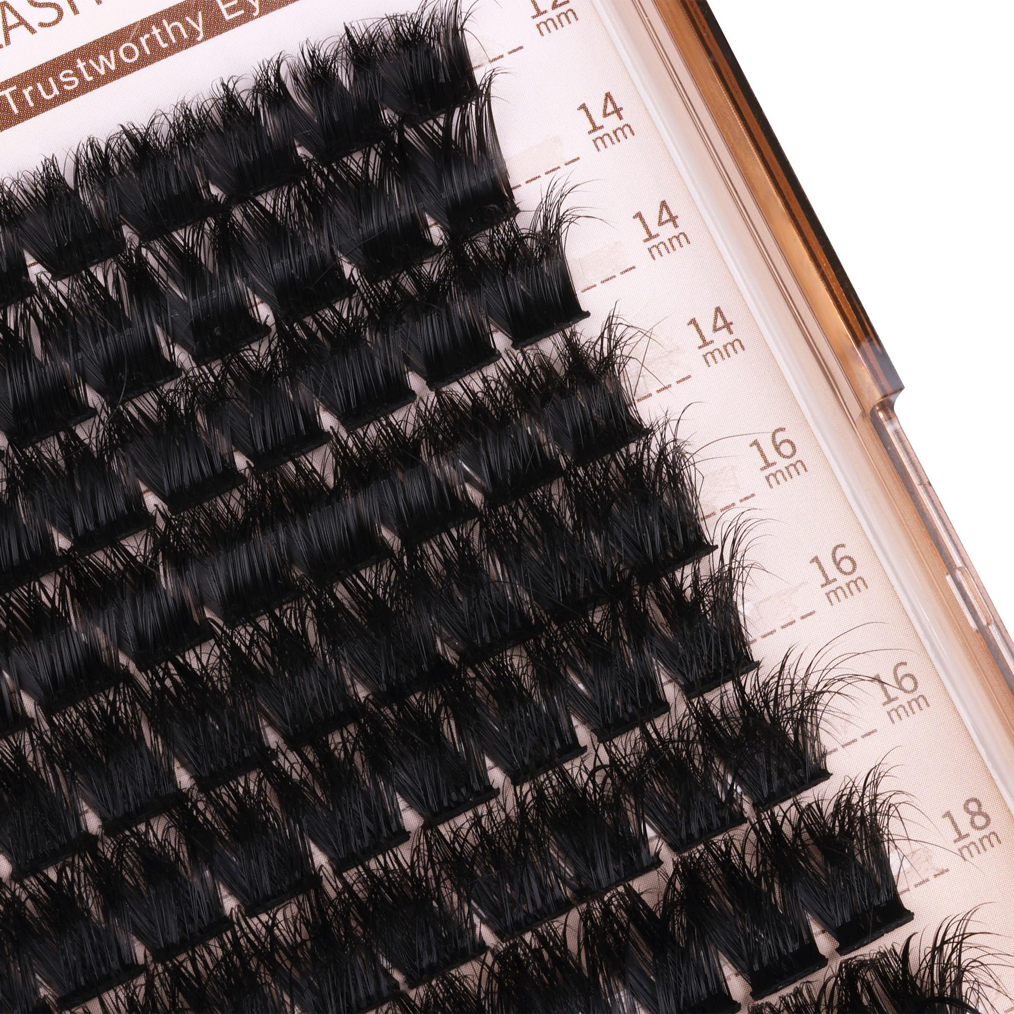Geeneiya matte black lash clusters for lightweight, comfortable wear