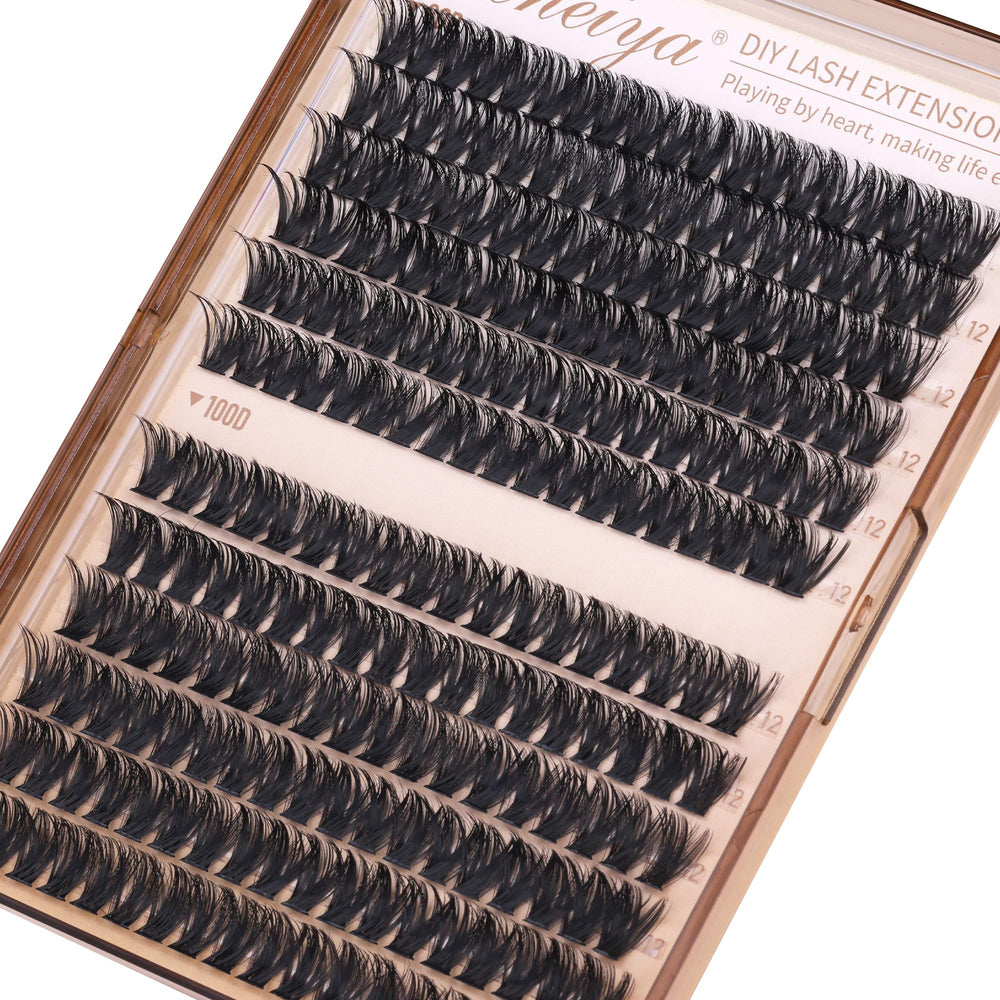 Geeneiya packaged lash clusters show portable, ready-to-use packs.