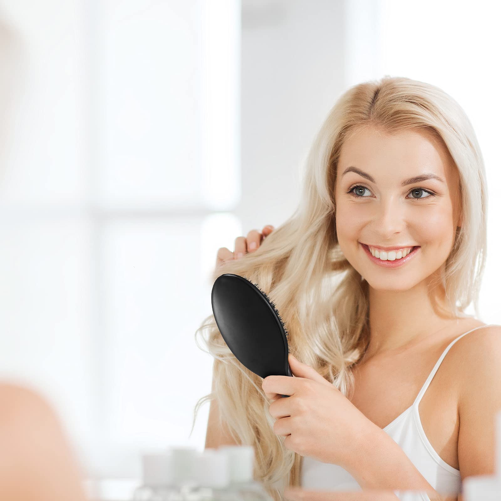 Geiserailie brush with non-slip handle for secure use.