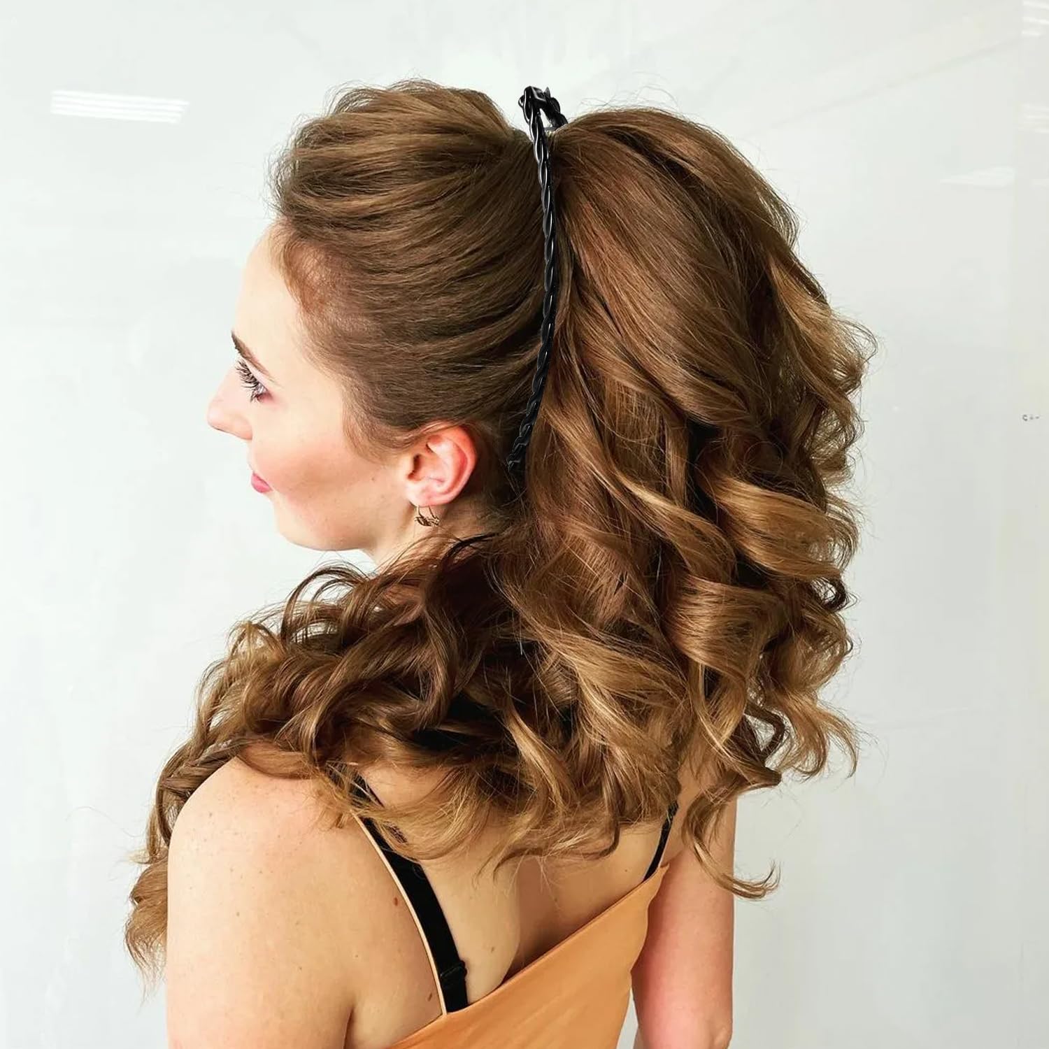 Ponytail styling with generic banana clips