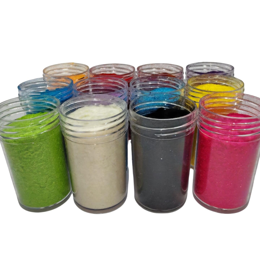 Set de 12 botes de 20 ml con colores variados.