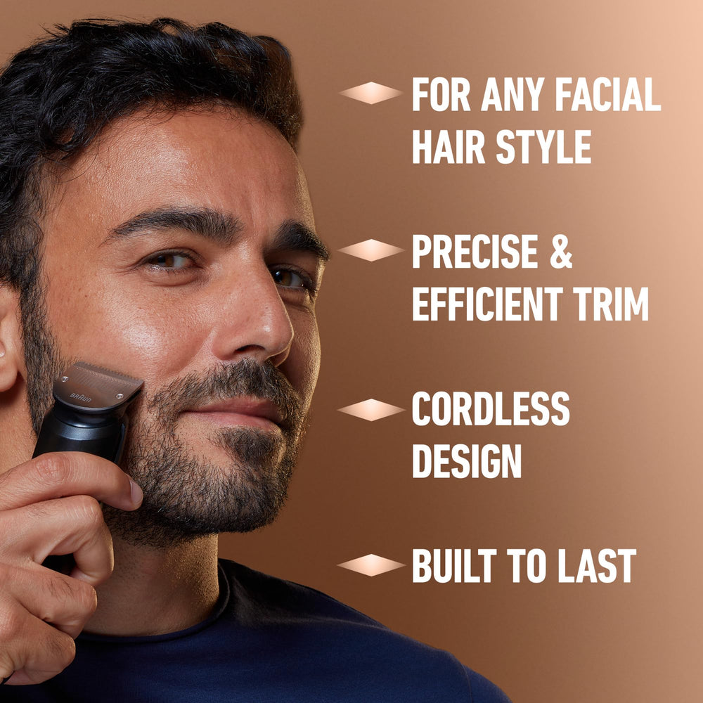 Gillette trimmer with T-blade and cleaning kit for easy maintenance