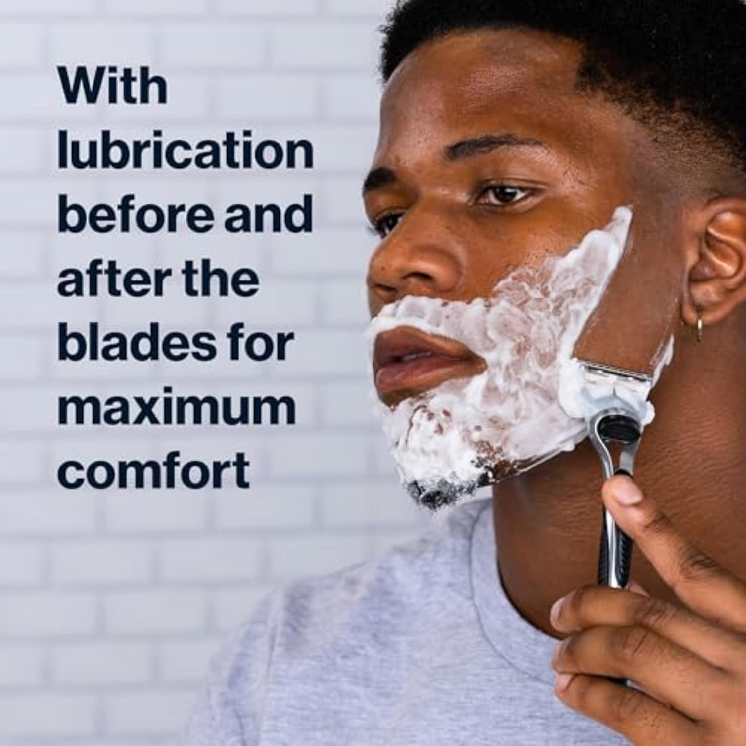 Gillette SkinGuard microcomb guides hair toward the blade for efficiency.