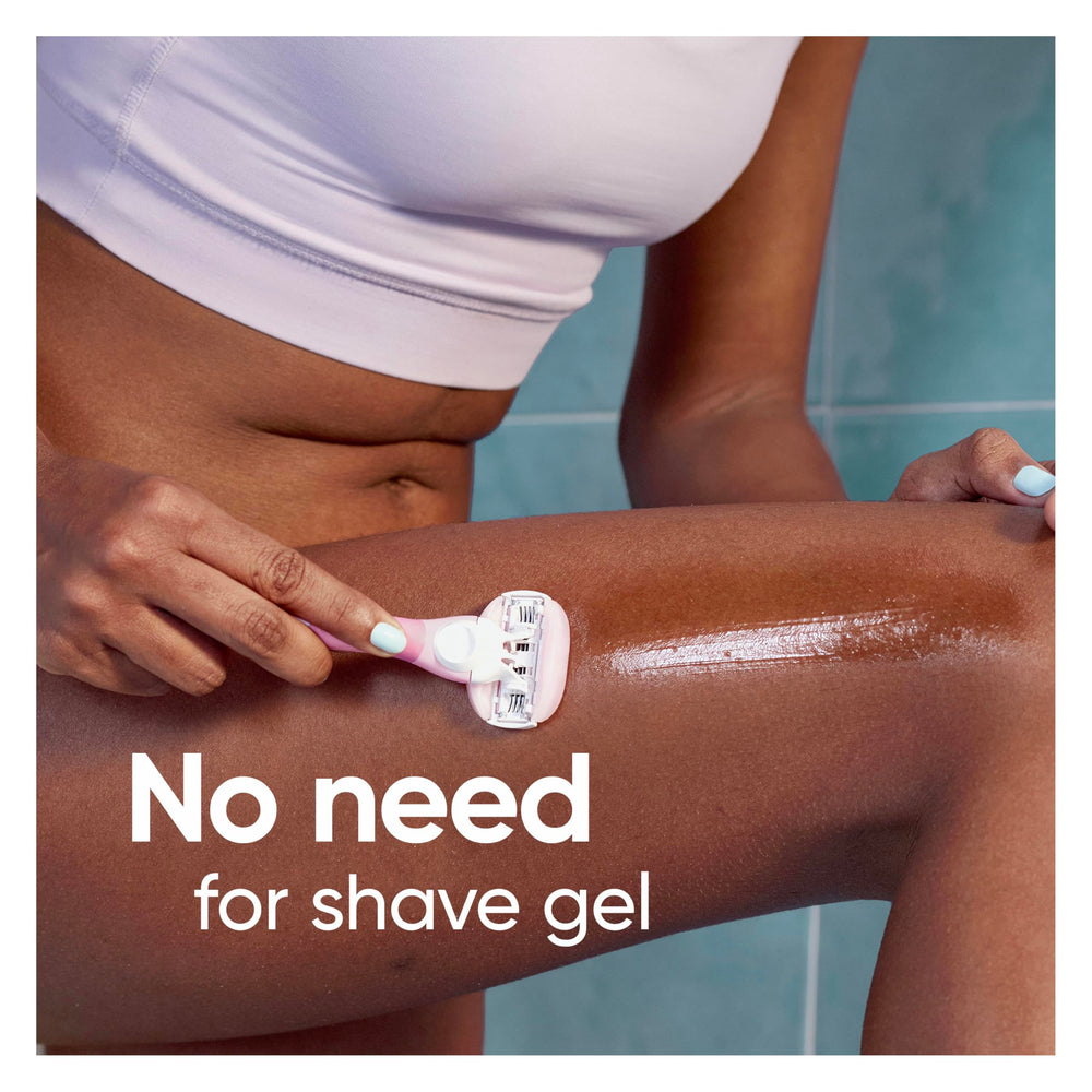 Gillette Venus ComfortGlide White Tea ergonomic handle provides lasting control.
