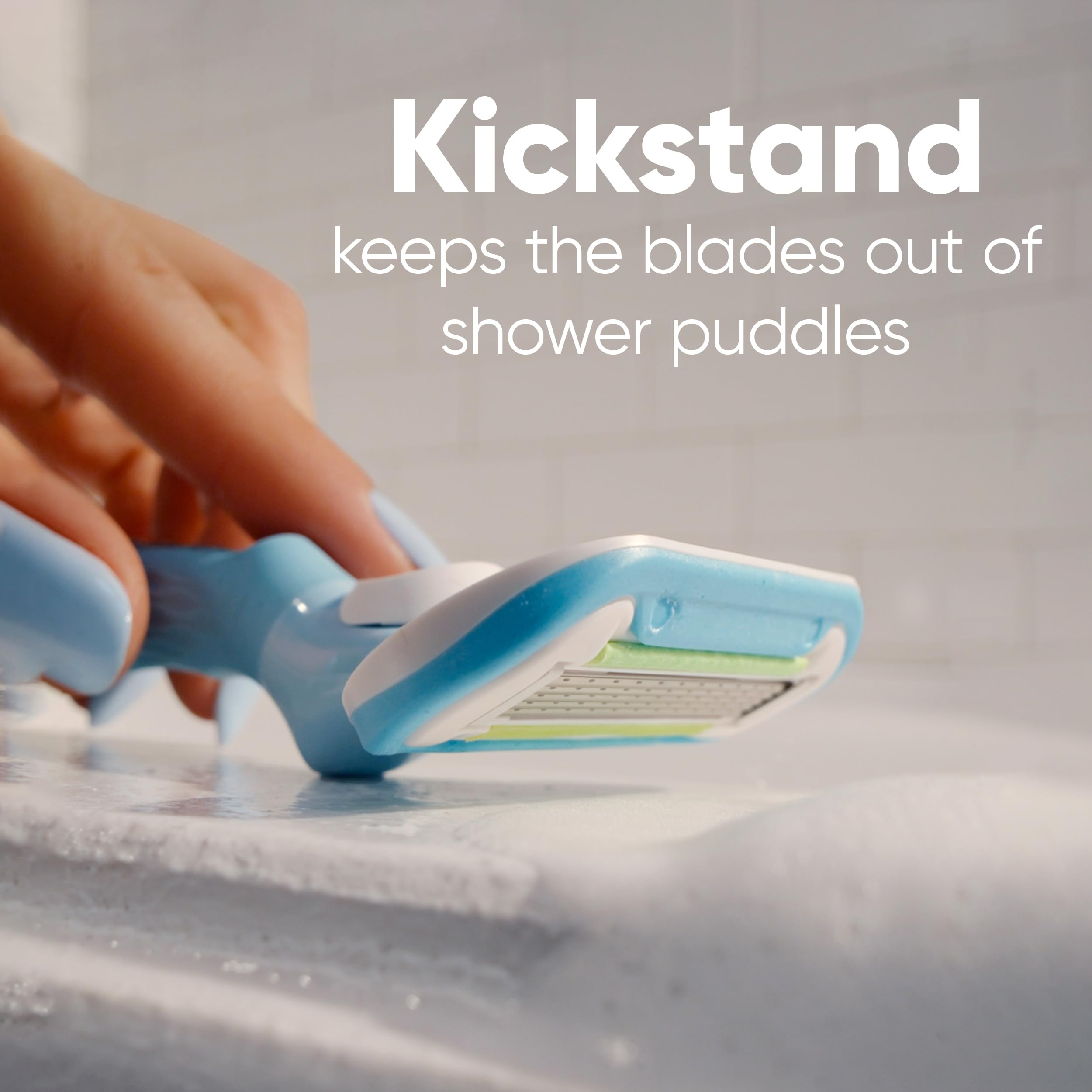 Holiday gift set featuring ergonomic design and refill blades.