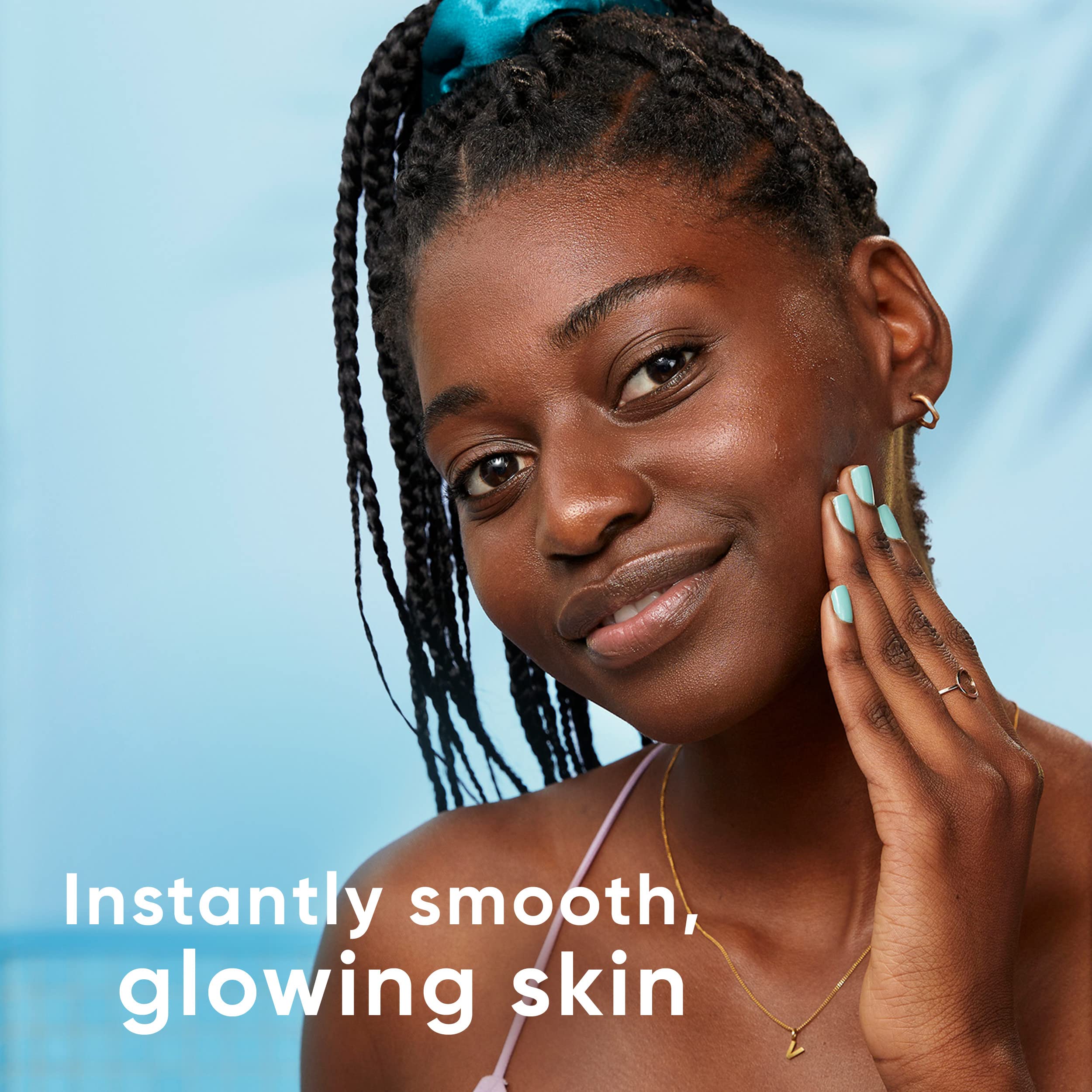 Gillette Venus replacement blades with easy click-in design for quick swaps.