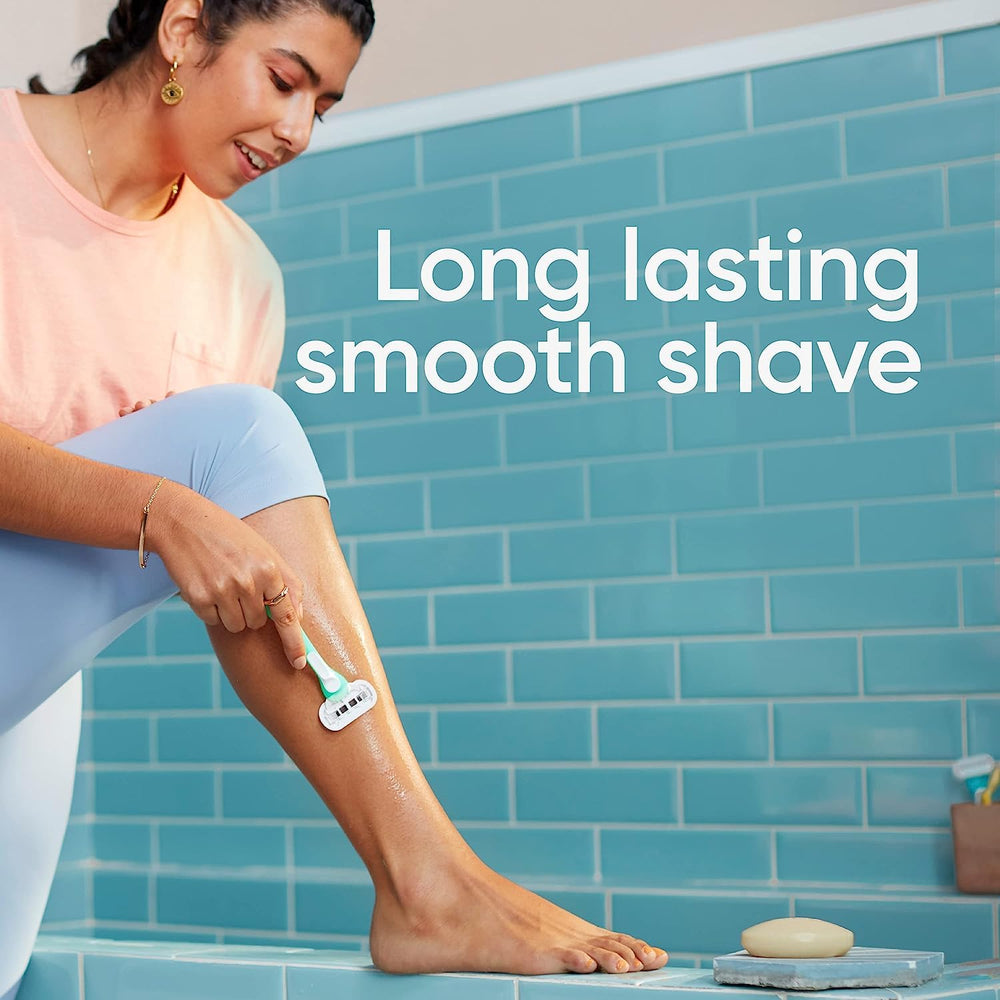Gillette Venus sensitive-skin dermatologically tested badge signals gentle suitability.